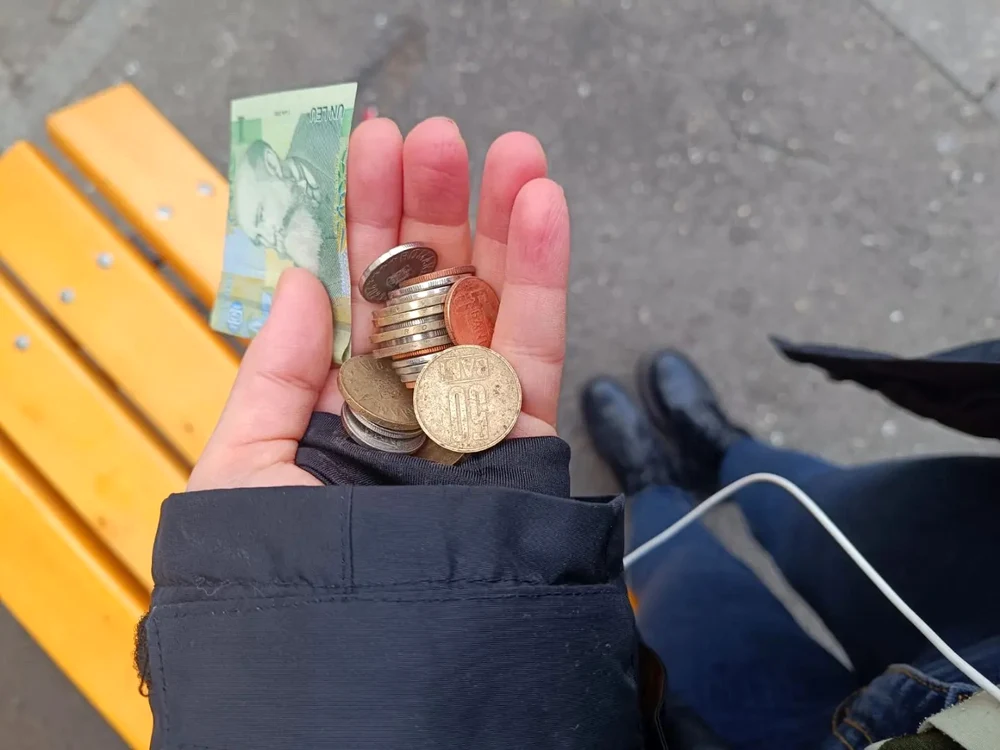 Medicul spune că și-a numărat măruntul pentru o cafea FOTO: Facebook Mirela Ciobănescu