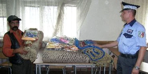 Bacău: Vindea covoare ”la negru”