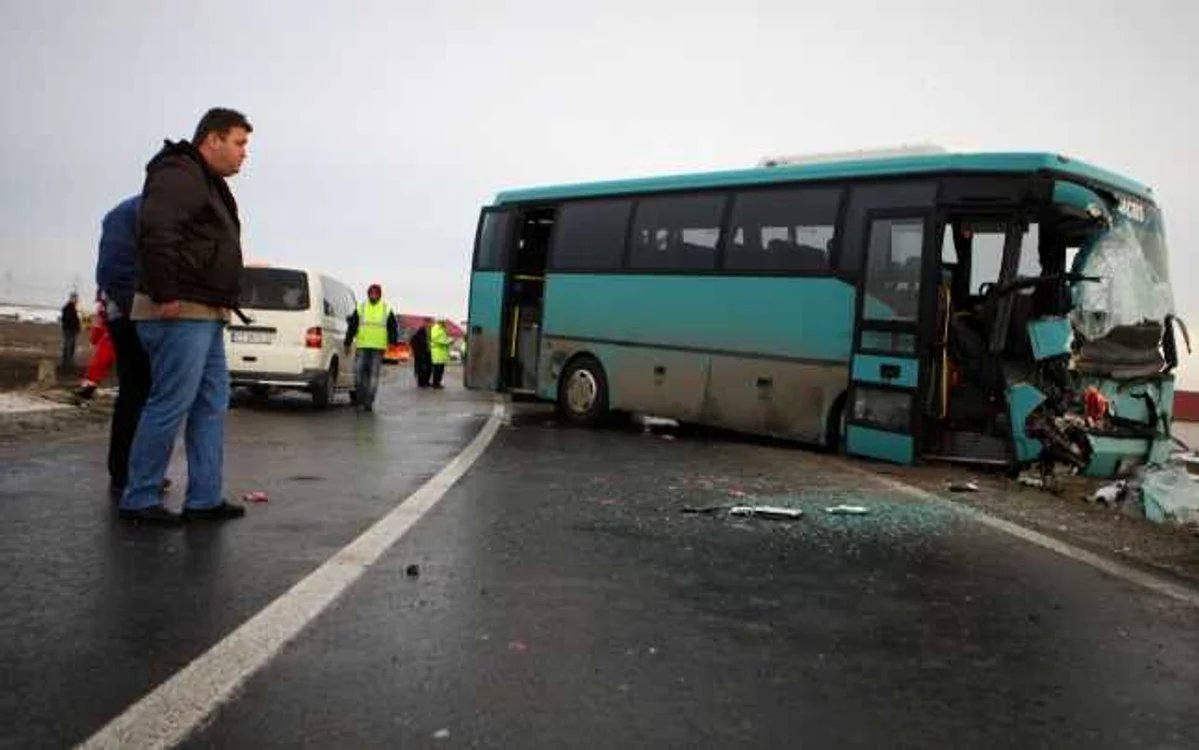 Autocar implicat în accident. Foto: Arhivă
