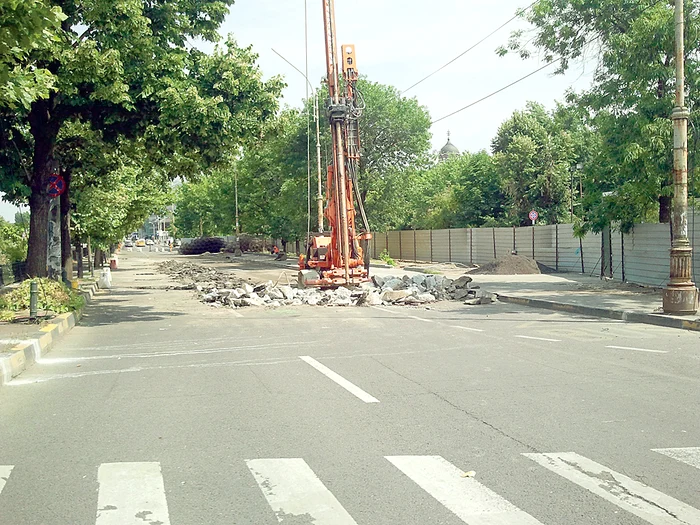 Pe Splaiul Independenţei circulaţia auto a fost deviată