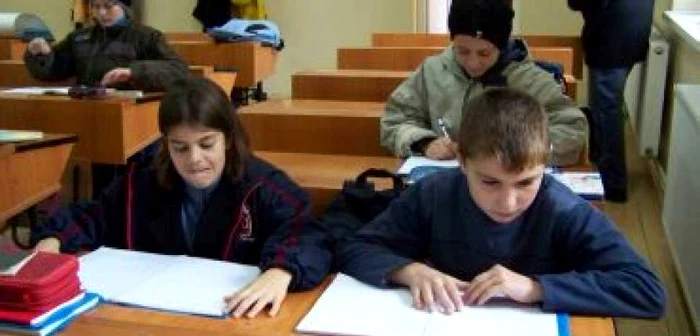 Ploieşti: 137 de elevi învaţă în frig la Loloiasca