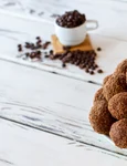 Bomboane de casa cu cafea si ciocolata Sursa foto shutterstock 496705411 jpg