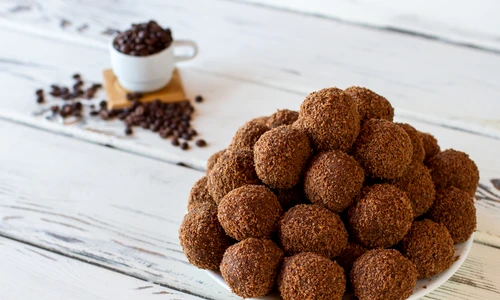 Bomboane de casa cu cafea si ciocolata  Sursa foto shutterstock 496705411 jpg