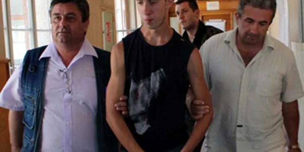 Adolescentul riscă să stea 15 ani după gratii