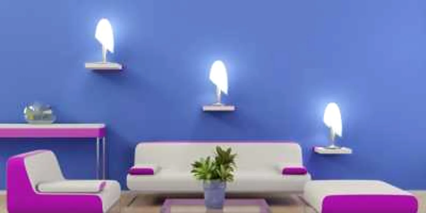 Living modern în care sunt combinate nuanţe de albastru şi violet