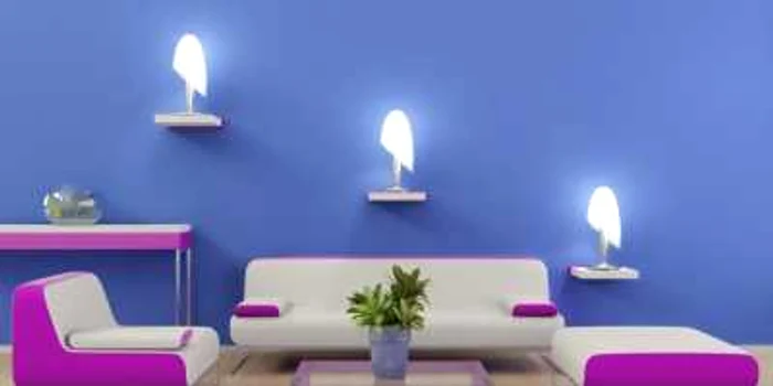 Living modern în care sunt combinate nuanţe de albastru şi violet