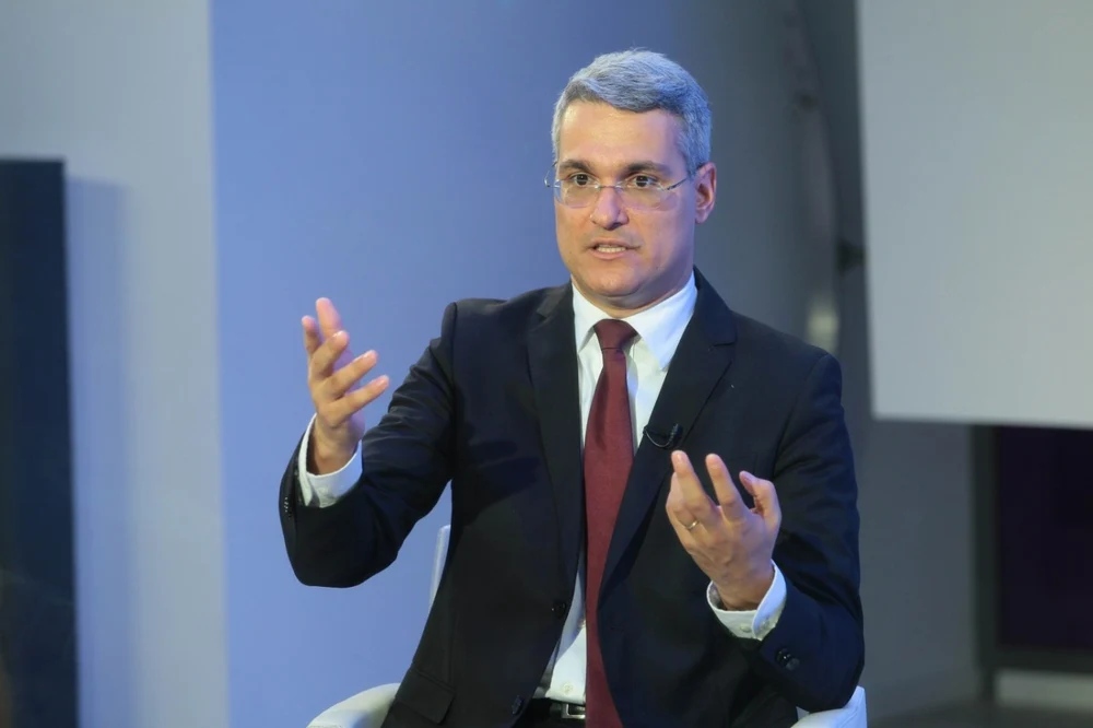 Dragoș Pîslaru, ministrul Investițiilor și Proiectelor Europene, vine la Interviurile Adevărul