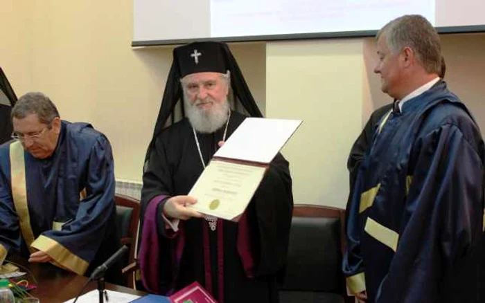 Laudatio a fost rostit de către Înaltpreasfinţitul Părinte Prof. Univ. dr. Andrei Andreicuţ, Arhiepiscopul şi Mitropolitul Clujului