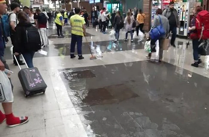 Gara de Nord, inundată după ploaia torențială de vineri, 24 mai