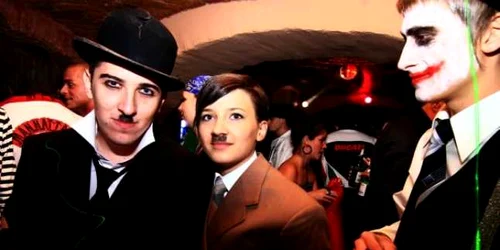 Charlie Chaplin va dansa cu Hitler şi cu Joker de Halloween