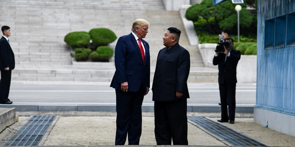 Trump și Kim Jong Un la întâlnirea din 2019 FOTO AFP