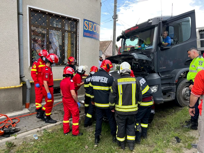 Accident pe DN1 în Cristian Sibiu soldat cu trei victime Foto ISU Sibiu jpeg