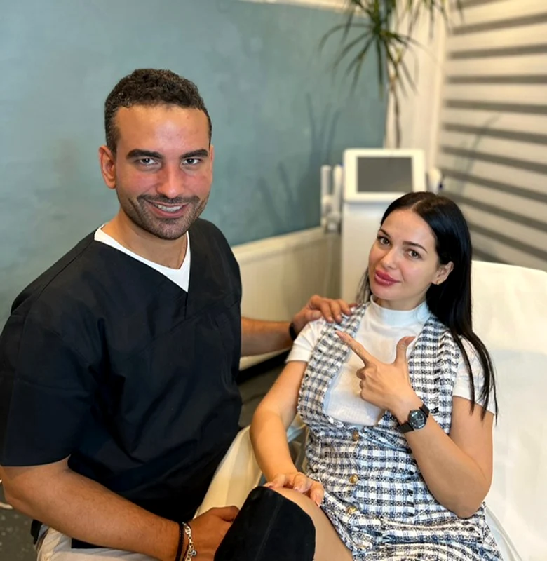 Deea Maxer și a injectat buzele la medicul Omar Wahba 