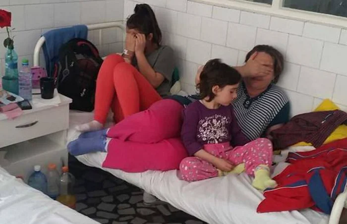 La secţia de Pediatrie din Călăraşi, copiii stau câte 2-3 în paturi FOTO Facebook