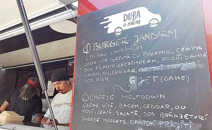 Oferte speciale la taraba pe roţiFoto: adevarul.ro