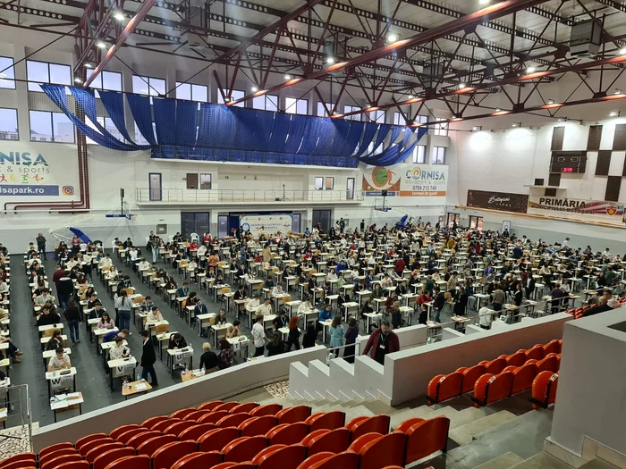 Sute de elevi participă la Olimpiada Națională de matematică la Botoșani FOTO Cosmin Zamfirache