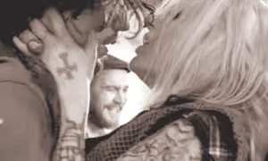 Iunie 2015: A sărutat o pătimaş pe Delia jpeg