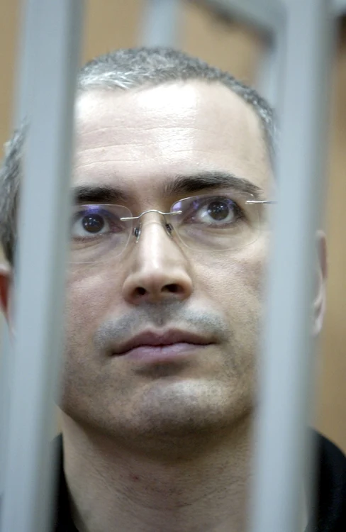 Fost şef al gigantului petrolier Yukos Oil, Mihail Hodorkovski, cândva cel mai bogat om al Rusiei se află în închisoare de 10 ani FOTO Reuters