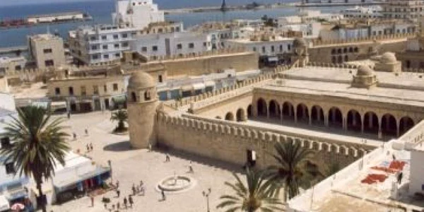 Tunisia: 300 de turişti cehi, blocaţi din cauza unuei agenţii de turism
