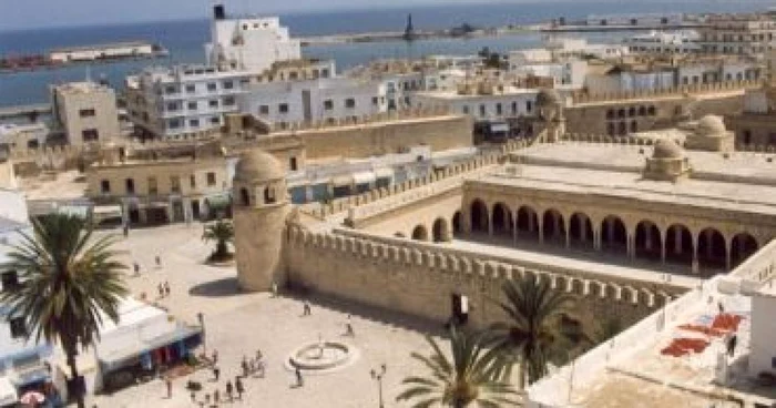 Tunisia: 300 de turişti cehi, blocaţi din cauza unuei agenţii de turism