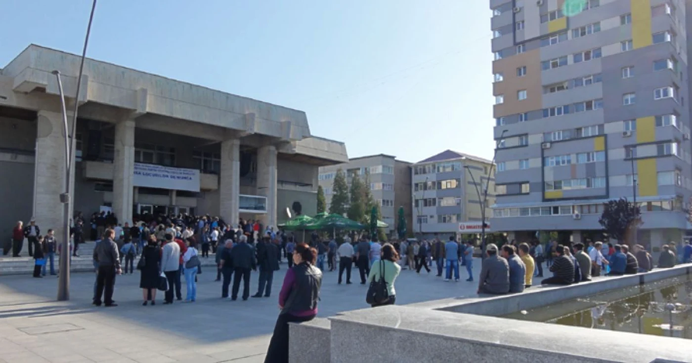 Bursa locurilor de muncă va avea loc la Casa Sindicatelor din Slatina... (FOTO: Mugurel Manea)