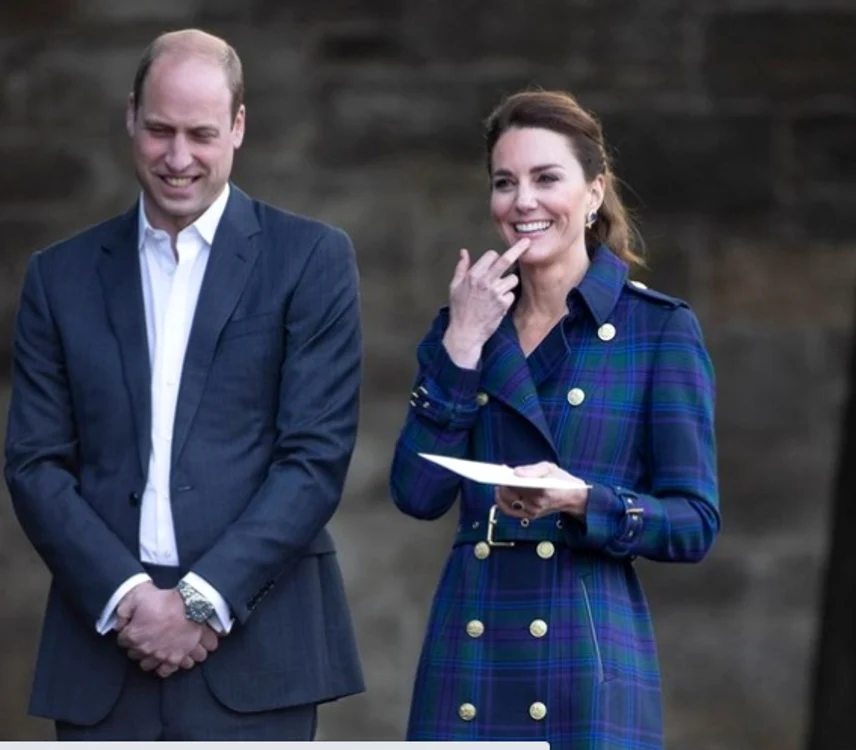 Kate Middleton a purtat o ținută splendidă în turul Scoției, alături de soțul său, prințul WilliamSursă foto: Profimedia