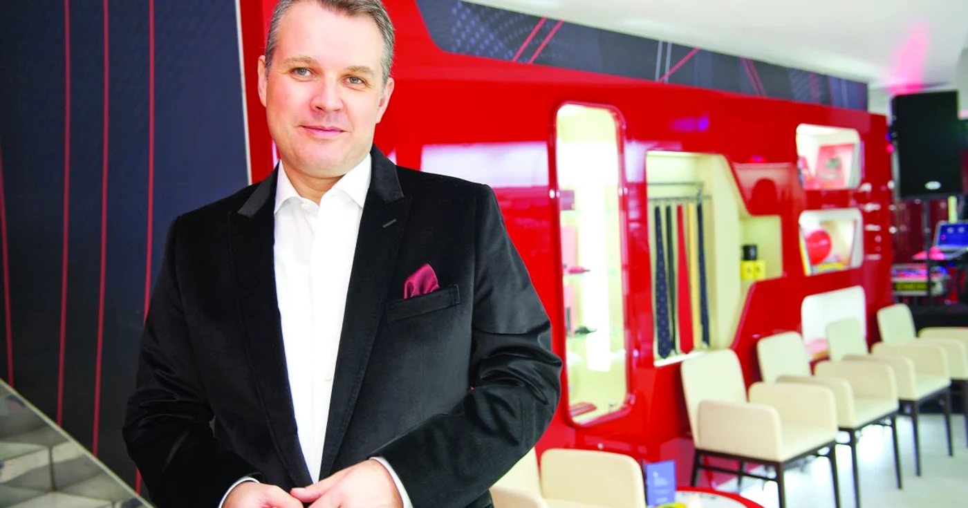 Ion Bazac, fost ministru român al Sănătăţii, este preşedintele Forza Rossa, reprezentantul oficial al Ferrari în România şi regiune