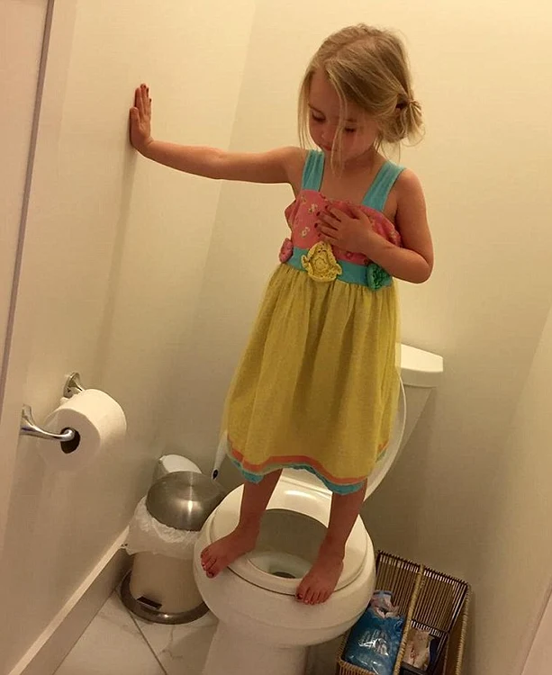 Fetița punea în practică ce a învățat la grădiniță