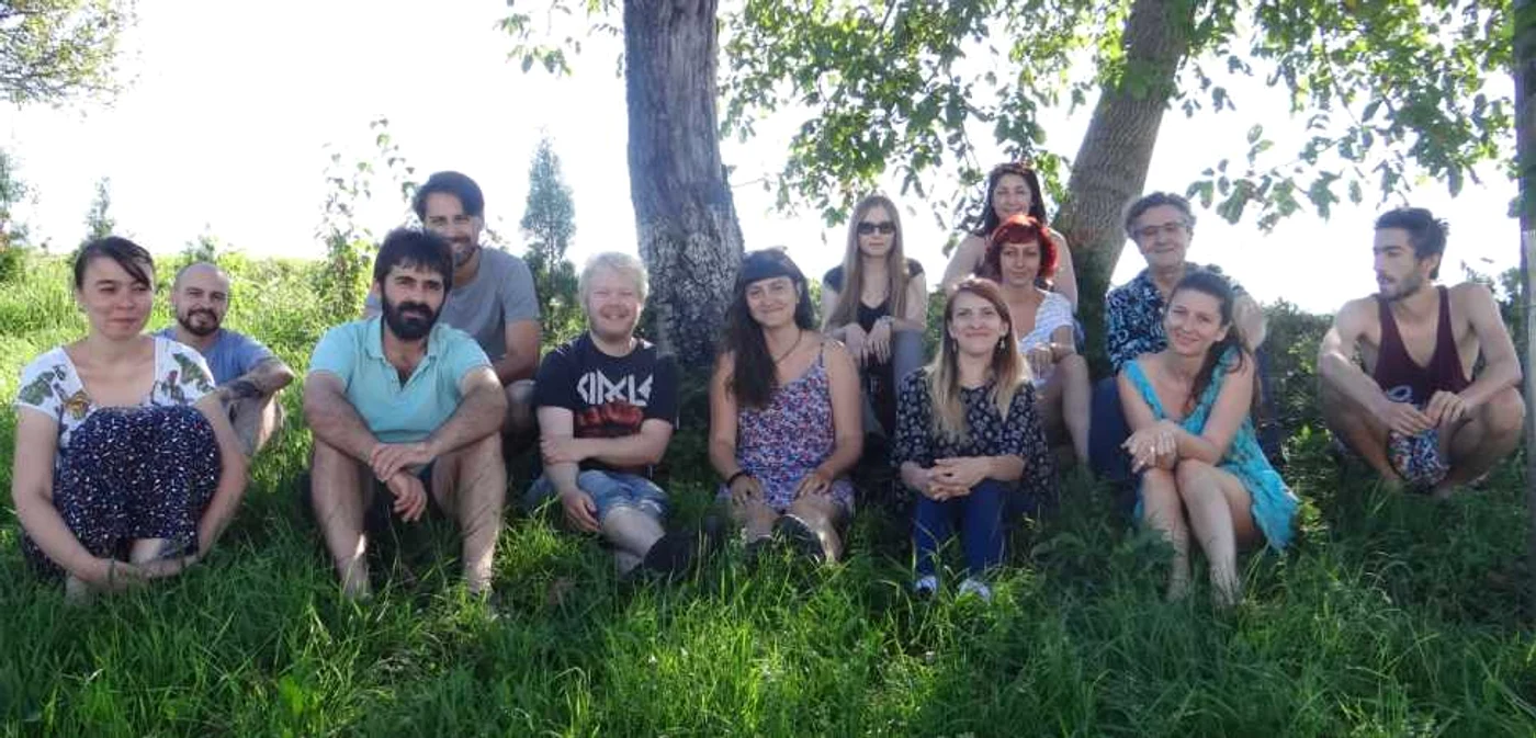 Fotografie de grup a participanţilor împreună cu Thierry Garrel