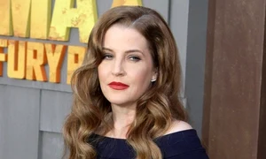 Lisa Marie Presley nu mai arată așa jpeg