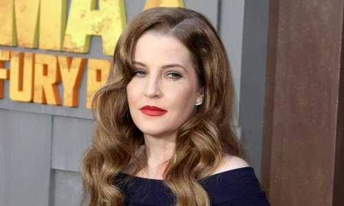 Lisa Marie Presley nu mai arată așa jpeg