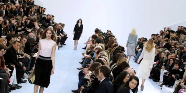 FOTOGRAFII: AFP, Guliver/Getty Images Ţinute din prezentarea Chloé pentru sezonul toamnă/iarnă 2012-2013