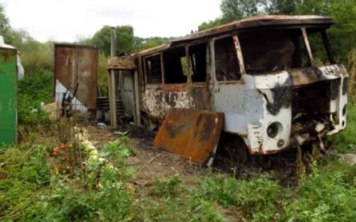 Cadavrul bărbatului s-a aflat timp de trei zile în maşina arsă FOTO: gazetadesud.md