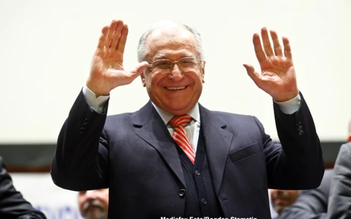 În 2000, Ion Iliescu a fost ales pentru a treia oară președintele României