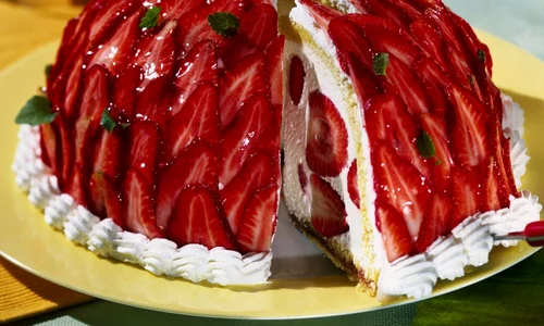 Creamy Cake with Strawberries jpeg