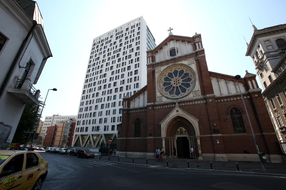 Catedrala Sf Iosif este pregătită pentru o slujbă unică: cea oficiată de Papa Francisc