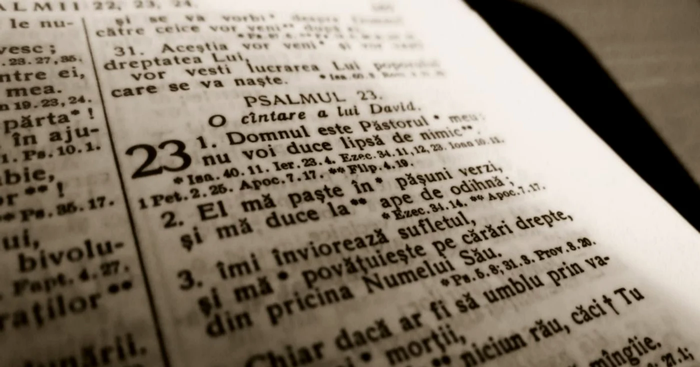În urma lui a rămas Biblia asta