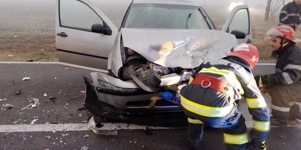 accident cu 2 raniti la Galbinasi FOTO ISU Calarasi jpg