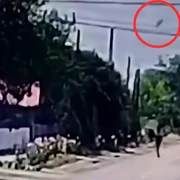 un copil din braila a fost lovit in cap de un obiect cazut din cer foto captura video observator png