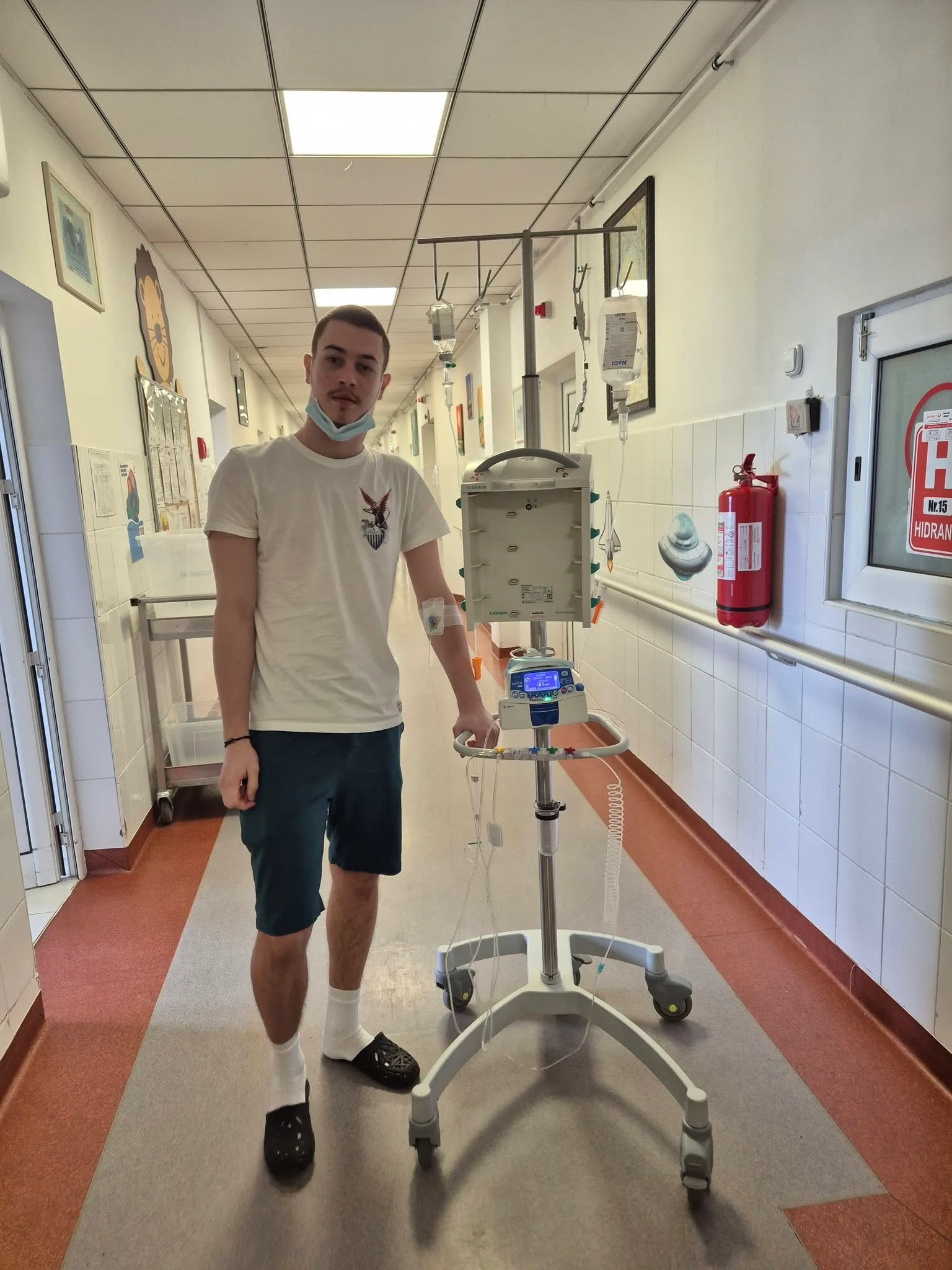 Prețul vieții pentru un adolescent: David are nevoie de 300.000 de euro pentru a trăi. România, neputincioasă în fața cazurilor grave