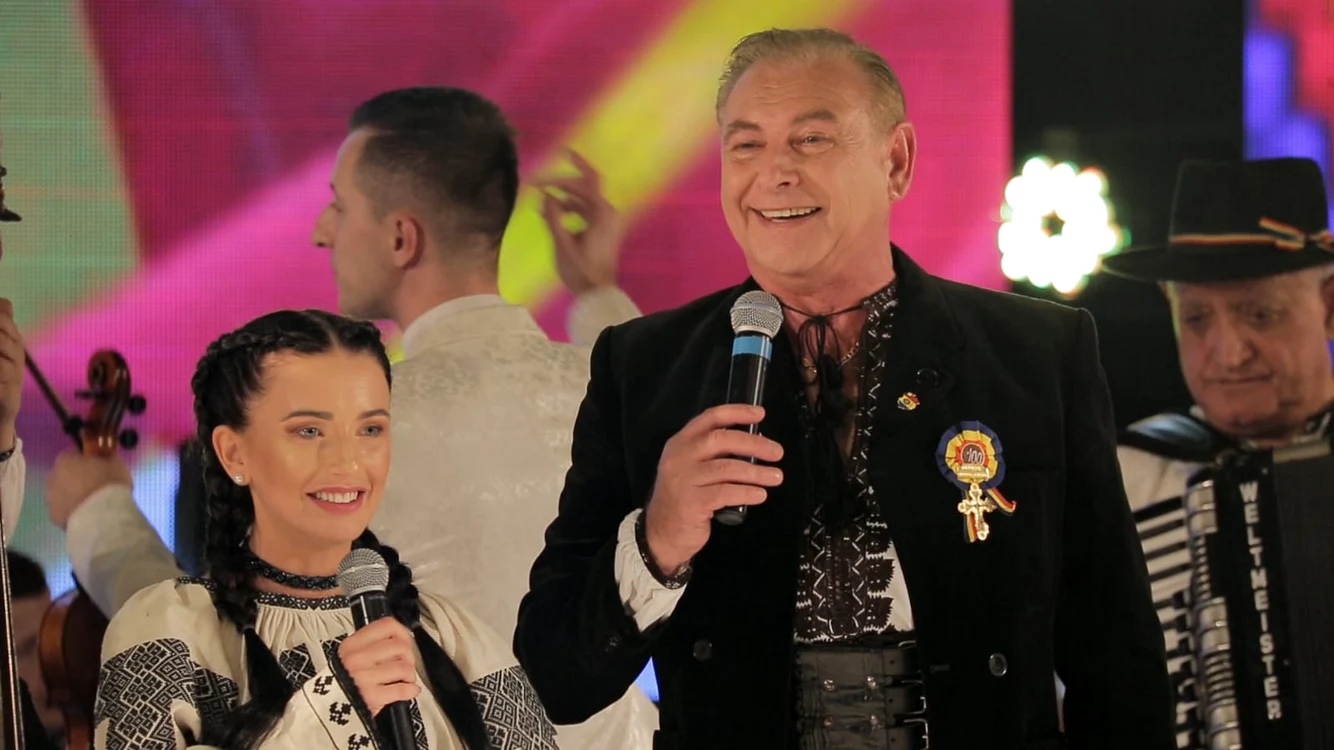 
    Paula Hriscu și  ”nașul” ei, Nicolae  Furdui Iancu  