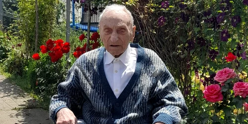 Ilie Ciocan cel mai bătrân român și longeviv veteran de război din lume trăiește în Galicea Vâlcea Foto Camelia Ciocan