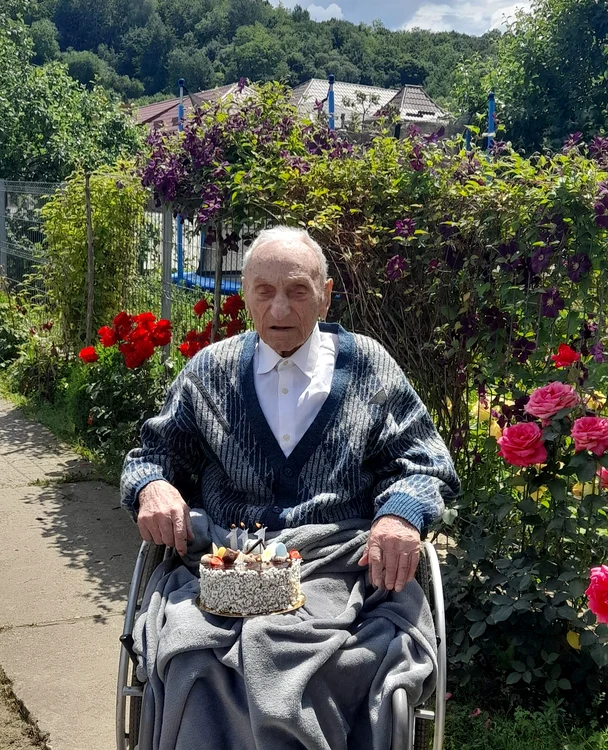 Ilie Ciocan din Galicea Vâlcea cel mai bătrân român și veteran de război din lume Foto CameliaCiocan