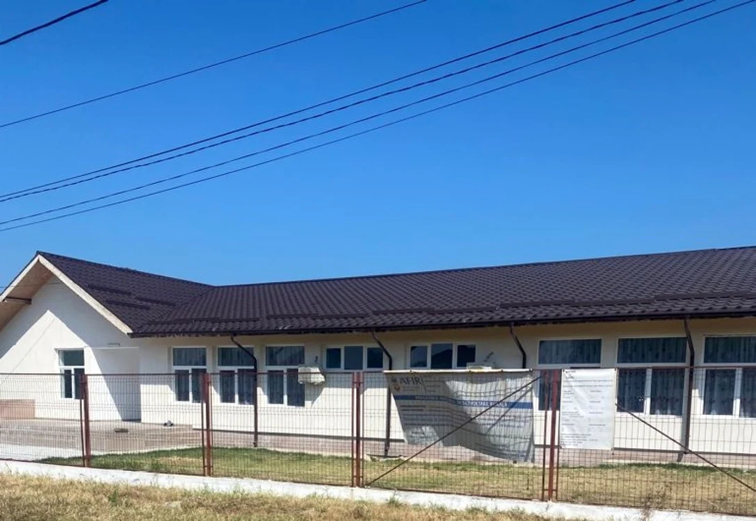 Modernizarea grădiniţei din comuna Turburea este finalizată, dar clădirea stă închisă de opt luni