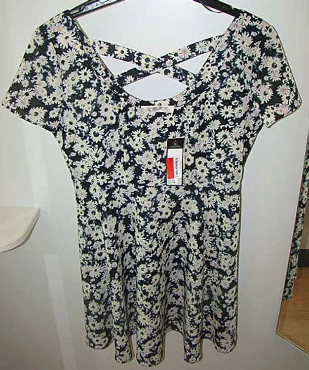 Rochie – de la 89,9 lei la 59,9 lei. La reducere se aplică reducere de 50% Magazin C&A