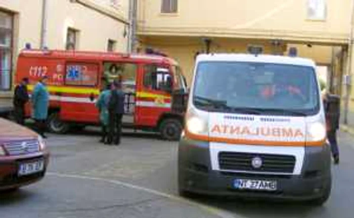 Ambulanţele ajung zilnic, de zeci de ori, la spitale