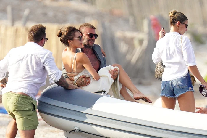 Soții Beckham la Saint Tropez (3) jpg