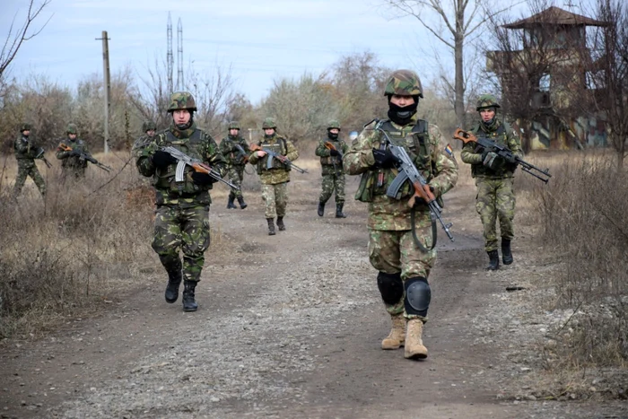 Pregătirea infanteriştilor marini                                                                  FOTO navy.ro