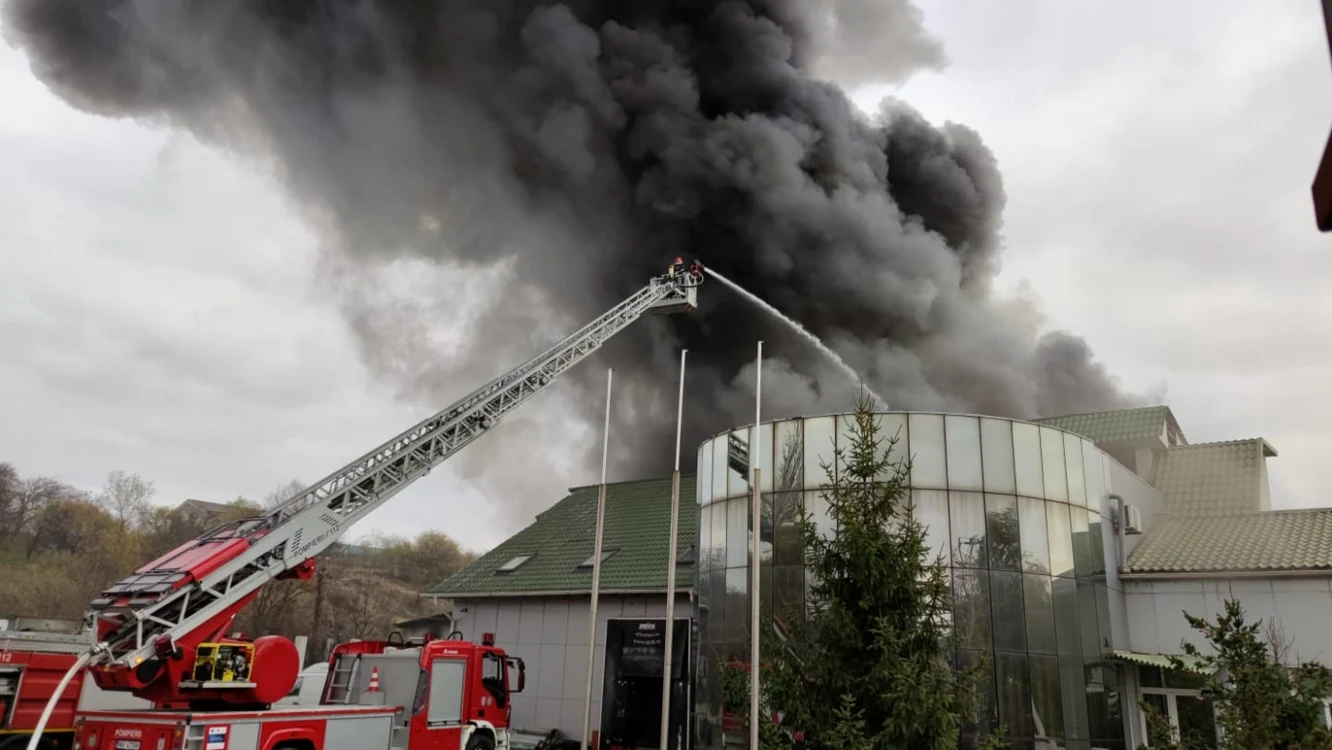incendiu la fabrica de mezeluri spak