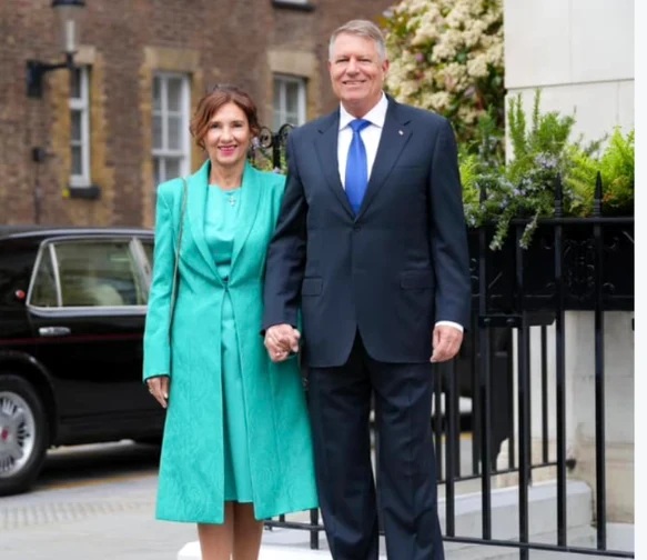 Carmen Iohannis, îmbrăcată de Irina Schrotter la încoronarea Regelui Charles Sursa: Instagram